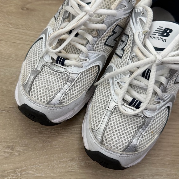 New Balance Gender Inclusive 530 Sneaker in White - Picture 2 of 12